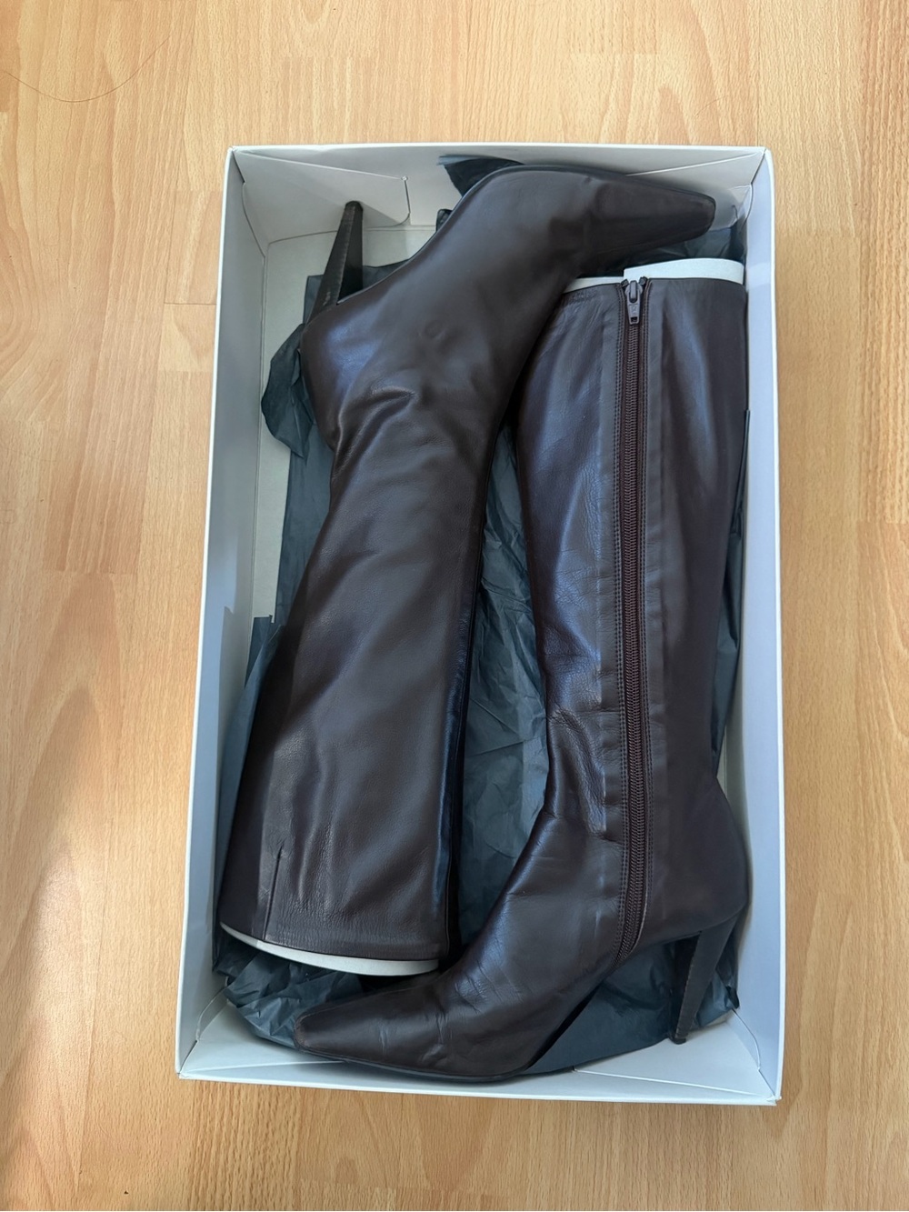 Brown Knee-High Leather Boots - Classic Women's Fashion